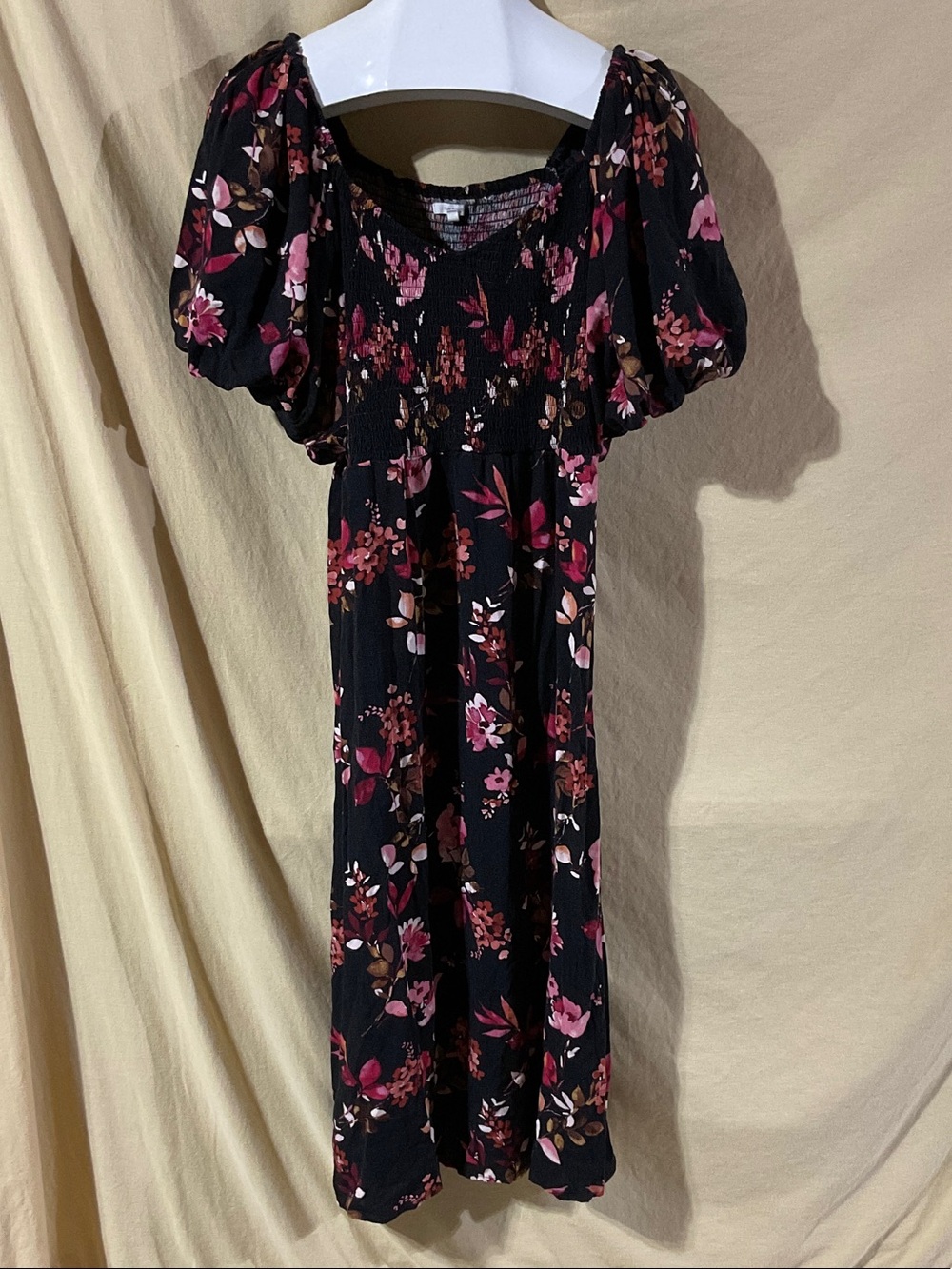 Maurices Size XXL Black Floral Puff-Sleeve Midi Dress